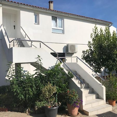 Beachfront Apartment Sun Водице Экстерьер фото